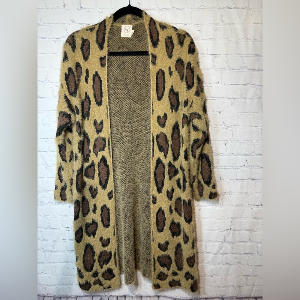 Grace & Emma size M/L tan & brown leopard print long sleeve cardigan